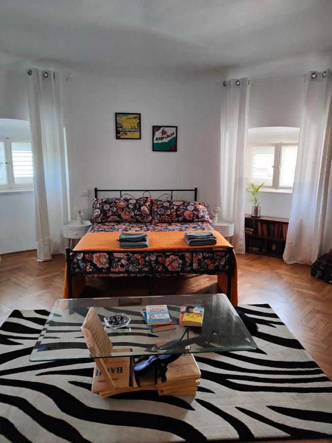 Volta 8 Rooms Triëst Buitenkant foto